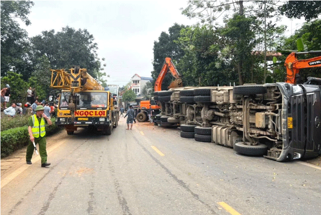 Xe-tai-cho-dat-lat-1