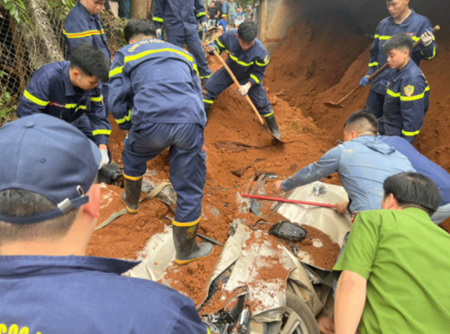 Xe-tai-cho-dat-lat-3