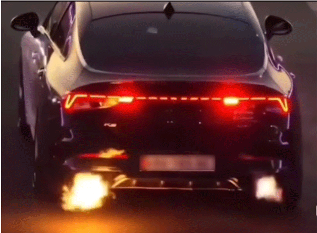 Clip-oto-phat-tia-lua-2