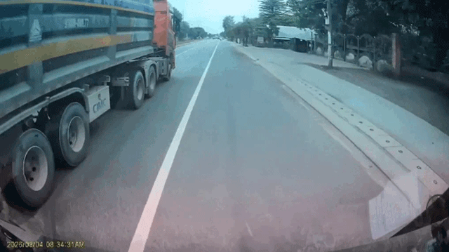 Tai-xe-xe-ben-lang-lach-1