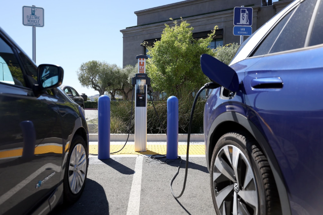 di-xe-dien-va-xe-xang-1