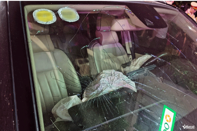 Oto-mercedes-gay-tai-nan-3