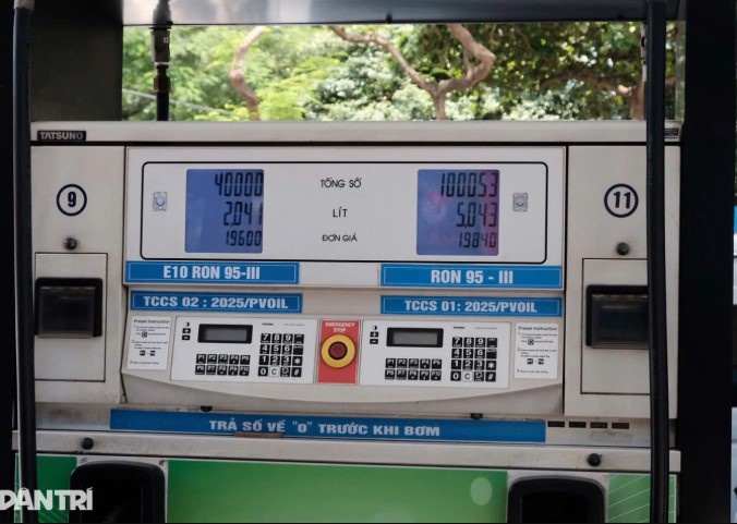 gia-dau-the-gioi-giam-sau-2