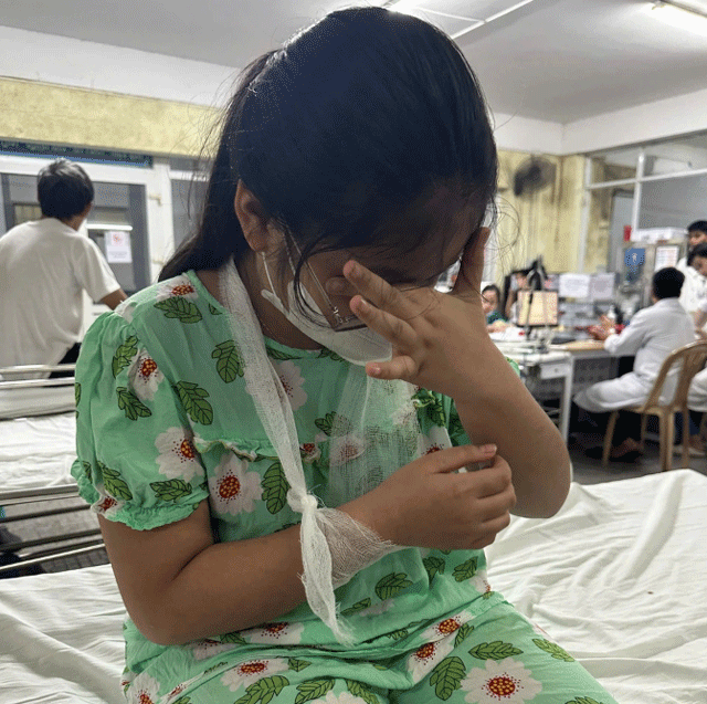 Co-giao-danh-hoc-sinh-5