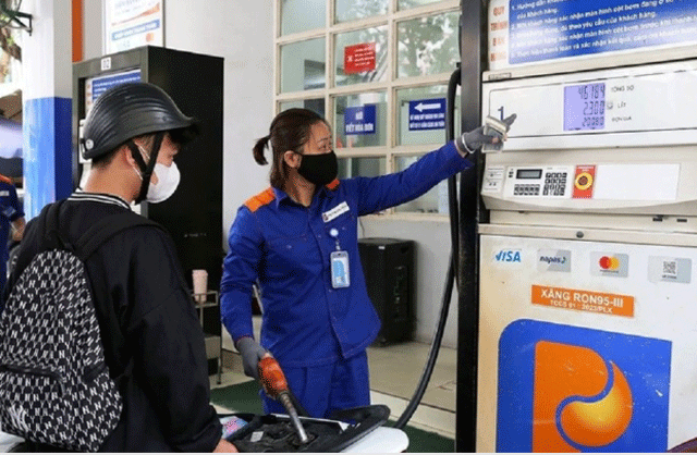 Ly-do-gia-xang-dau-chieu-nay-giam-1