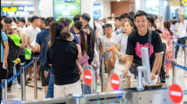 Tinh-hinh-chuyen-bay-30-4-2