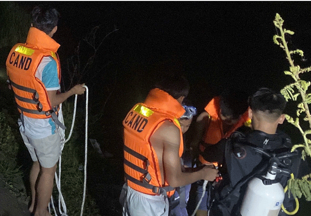 Hoc-sinh-lop-5-mat-tich-3