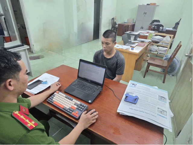 chui-boi-danh-dap-nguoi-can-ngan-va-cham-2