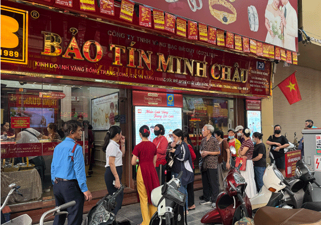 Tinh-hinh-tinh-hinh-mua-ban-vang-bao-tin-2