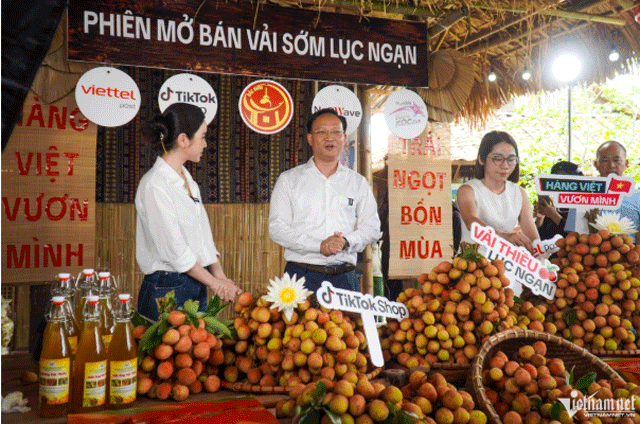 Chu-thanh-huyen-ban-vai-1