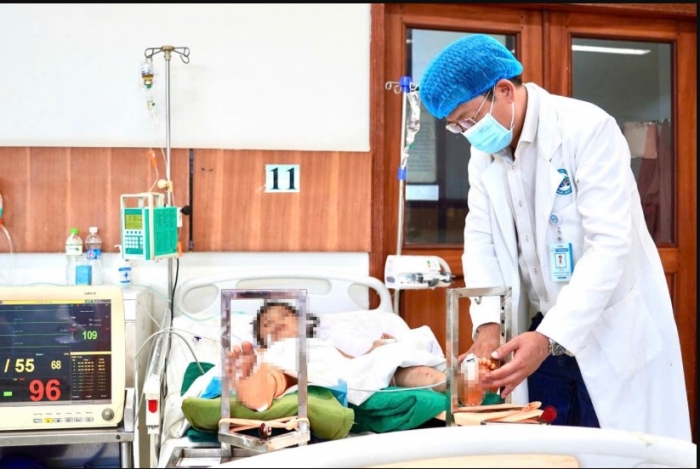 be-gai-7-tuoi-bi-xe-tai-can-2