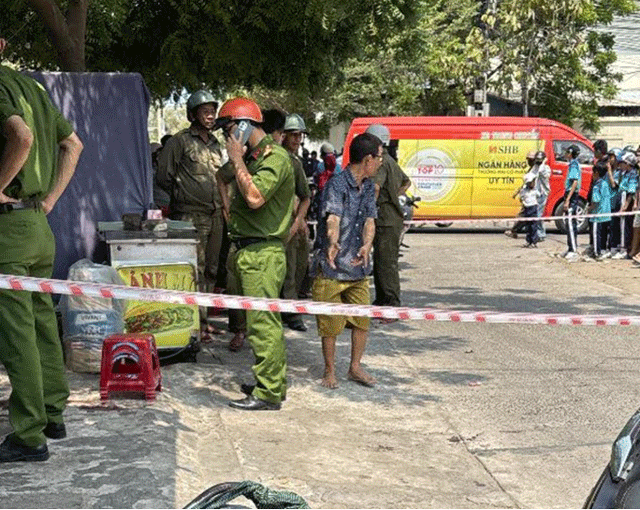 Nam-sinh-lop-9-dung-dao-dam-ban-2