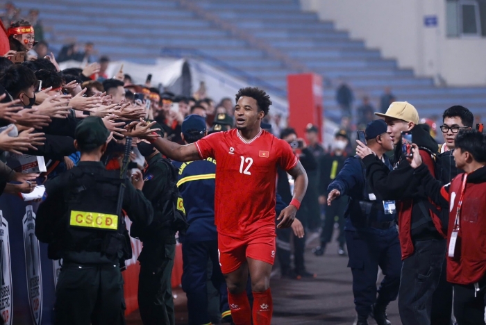 Tin nóng AFF Cup hôm nay 23/12: Xuân Son bất ngờ gặp rắc rối; ĐT Việt Nam bổ sung cựu sao lò Barca?