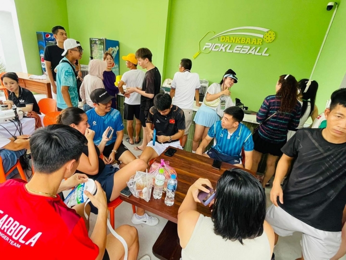 Ly Hoang Nam va truogn vinh hien pickleball