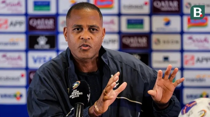 Patrick Kluivert bi sa thai
