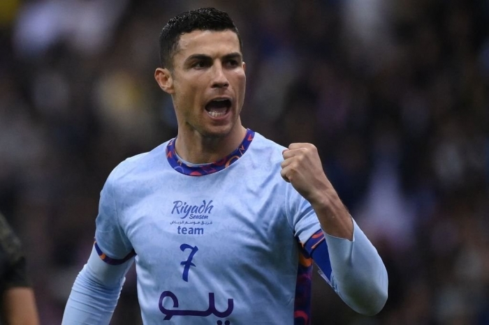 Ronaldo là cầu thủ nhận lương cao nhất thế giới