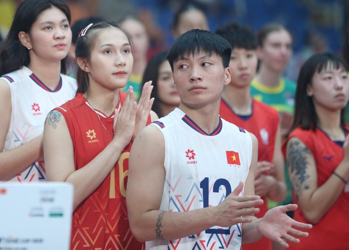 dang thi hong bi cam thi dau