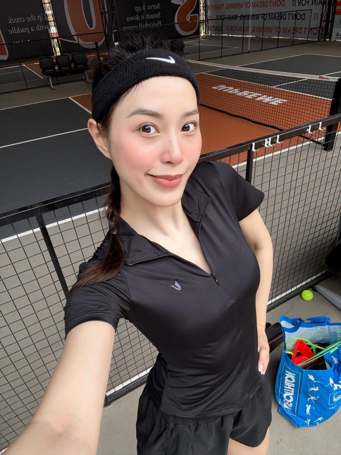 dang thu huyen tren san pickleball