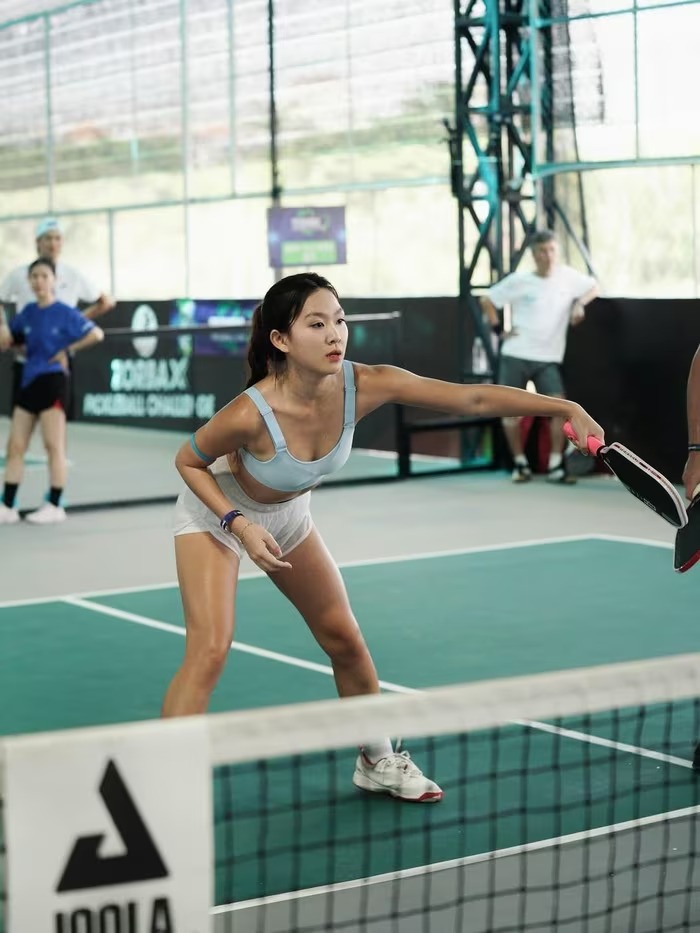 em kim say hi pikcleball 1