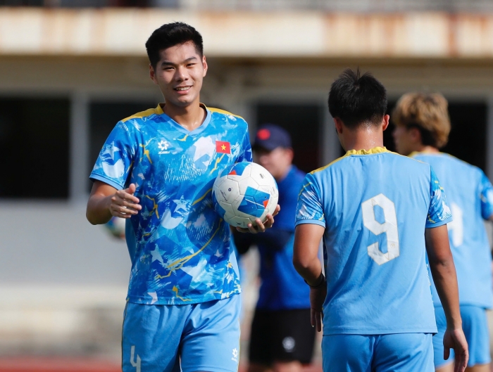 hieu minh u23 viet nam chan thuong