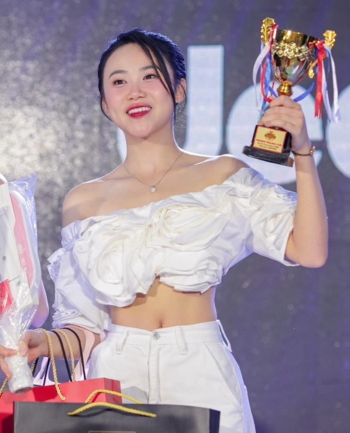 hot girl binh gau vo dich pickleball