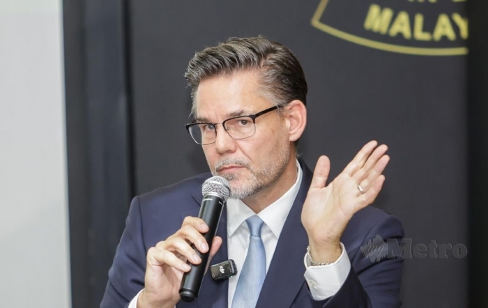 lua su Serge Vittoz giúp malaysia thoat toi