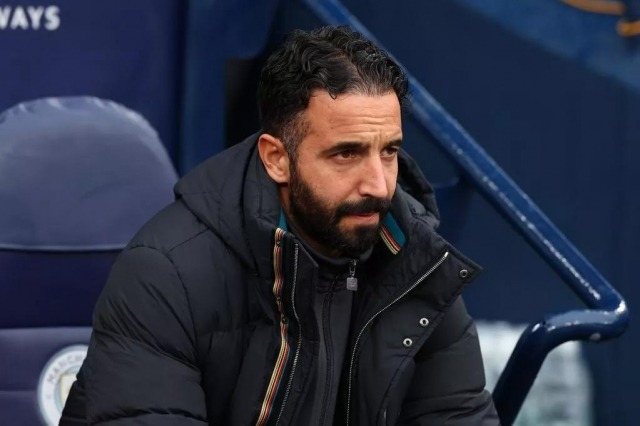 ruben amorim nhan chi trich