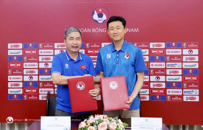 Tin bóng đá tối 8/1: ĐT Việt Nam chia tay HLV sau AFF Cup 2024; Tiến Linh 'cầu cứu' LĐBĐ Đông Nam Á