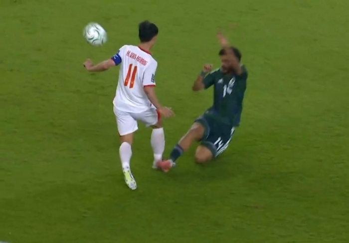 van khan bi vao bong tho bao var