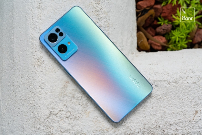 OPPO Reno7