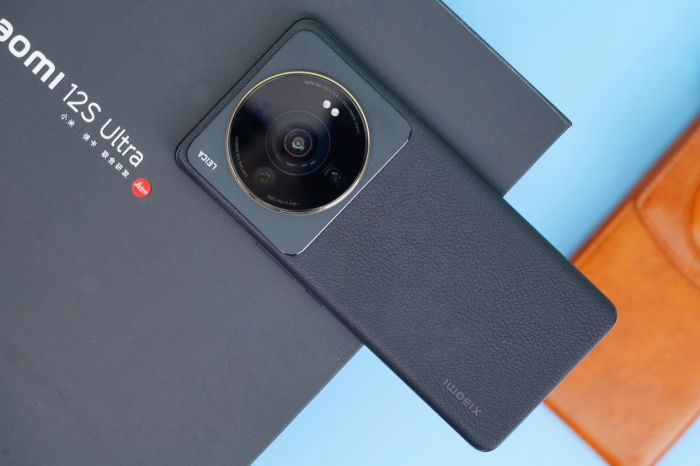 'Mổ xẻ' Xiaomi 12S Ultra, hé lộ cảm biến camera 'tí hon' hơn kỳ vọng