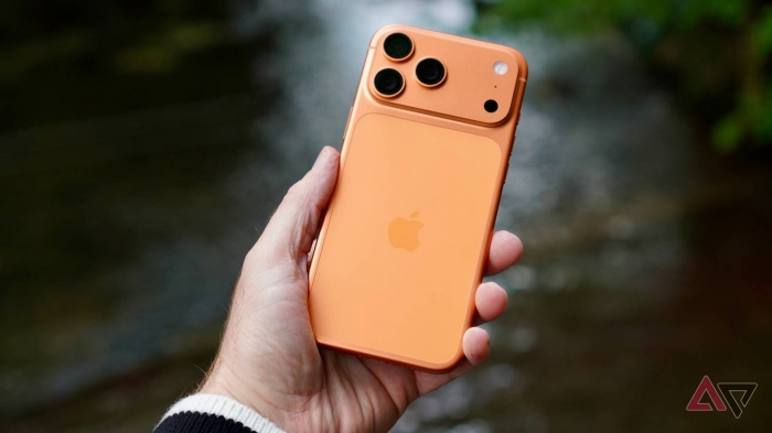 iphone-17-pro-max-hand-hero