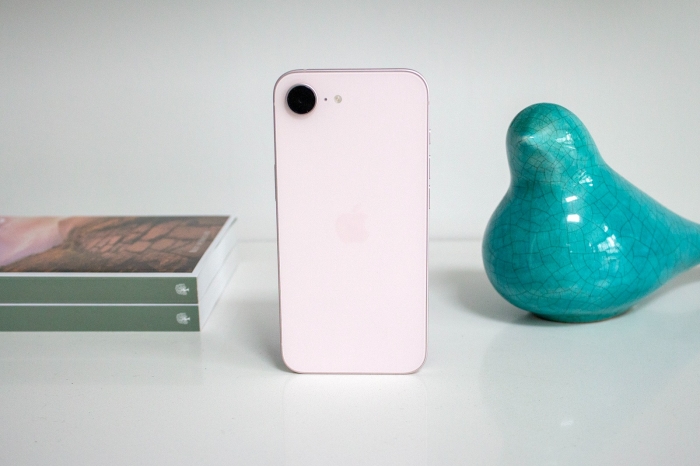 Apple-iPhone-17e-review-8-Discon