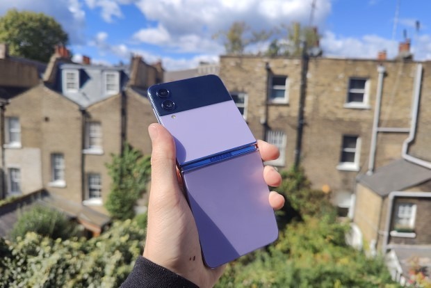 Samsung-Galaxy-Z-Flip-4-featured-604b2b4