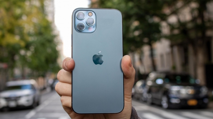 201019232142-15-underscored-iphone-12-pro-review