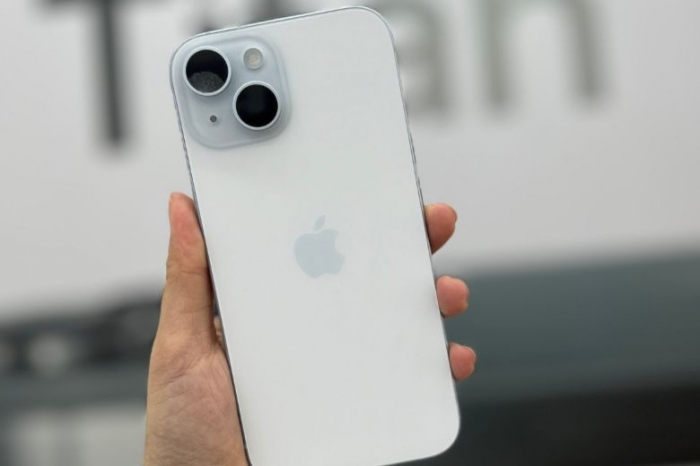thiet-ke-danh-gia-iphone-15-didongviet