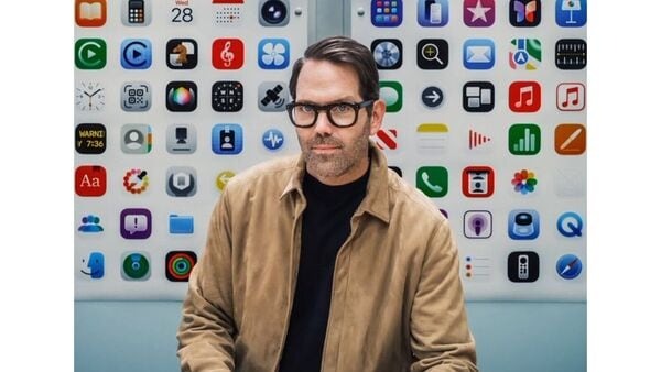 Alan_Dye_profile_X_use_176481157