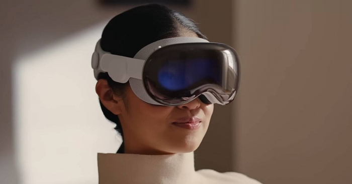 woman-using-augmented-reality-ap