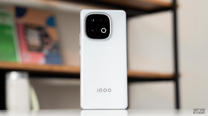 vivo-iQOO-Z10-Turbo-13