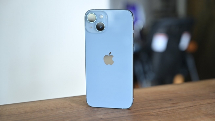 50239-99208-iPhone-14-On-End-xl