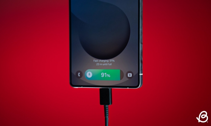 Samsung-Galaxy-S25-Ultra-chargin