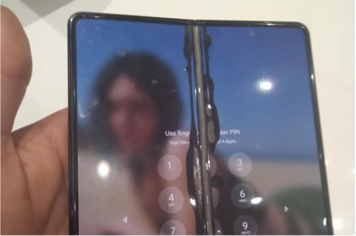 samsung-galaxy-fold-3-gap-loi-nu