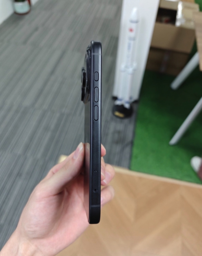 iPhone17-1