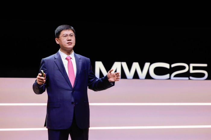 Li Peng - Phó chủ tịch cấp cao doanh nghiệp của Huawei