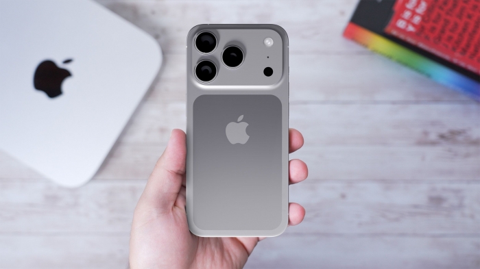 iPhone-17-Pro-in-Hand-Feature-1