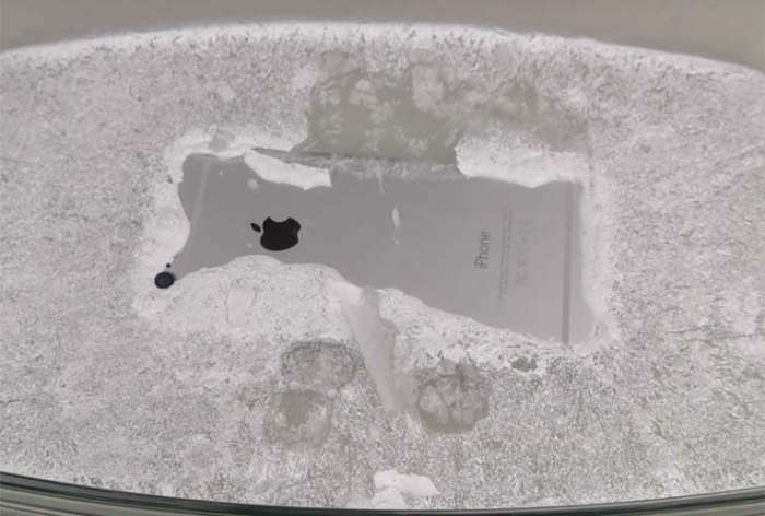 why-are-people-putting-their-iphones-in-the-freezer-740x500-1-1531122837 (1)