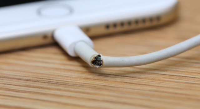 i-just-learned-the-hard-way-why-cheap-iphone-cables-aren-t-worth-the-money-522395-3