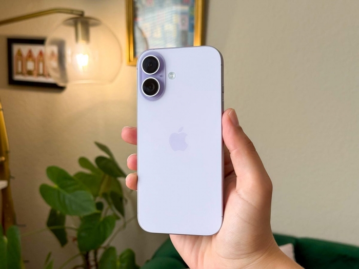 iphone17-in-hand-hero-v2