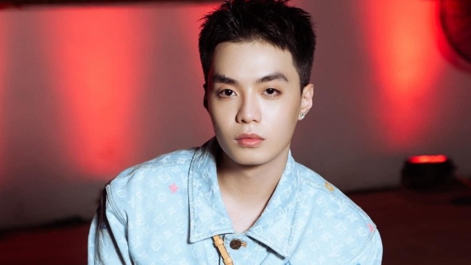 Netizen-xon-xao-truoc-khoanh-khac-rapper-negav-di-mua-sam-giua-luc-gap-lien-hoan-drama-chan-dong-2