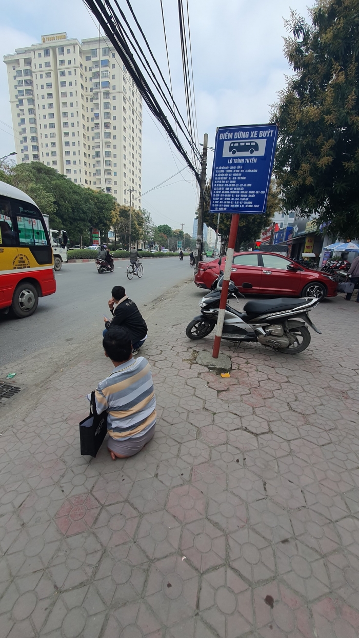 Netizen-phan-no-khi-nguoi-dan-ong-khuyet-tat-bi-lai-xe-bus-va-nguoi-ban-ve-o-vinh-tu-choi-cho-5